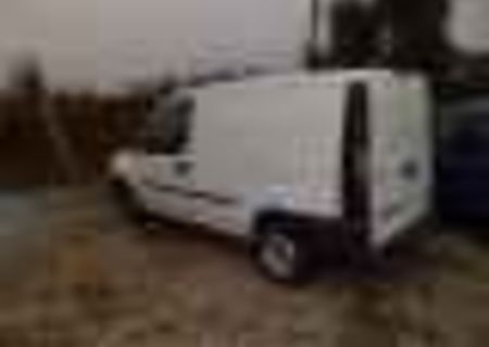 autoutilitara fiat doblo