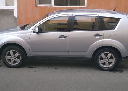 de vinzare Mitsubishi Outlander