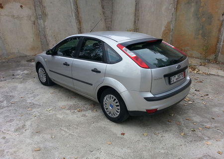 Ford Focus Benzina 5 usi Hatchback