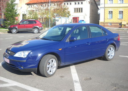 FORD MONDEO GHIA 2001