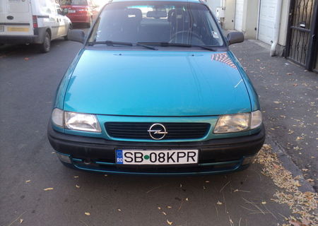 opel astra 1,6 benzina cu ac 