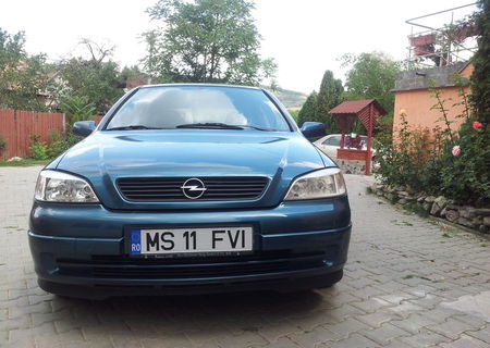 Opel Astra 2000 Edition