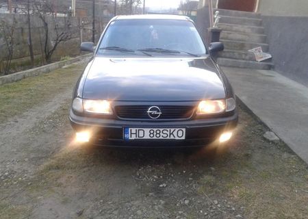 OPEL ASTRA F 1,6