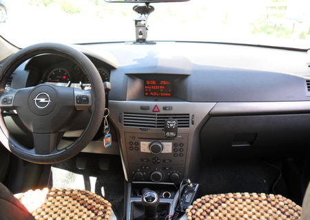 Opel astra h