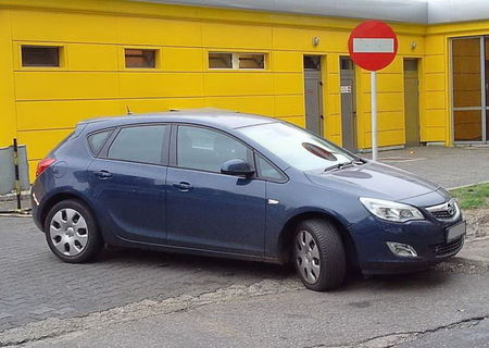 OPEL ASTRA J - Radacini Motors