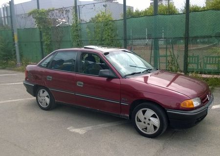 opel astra sedan