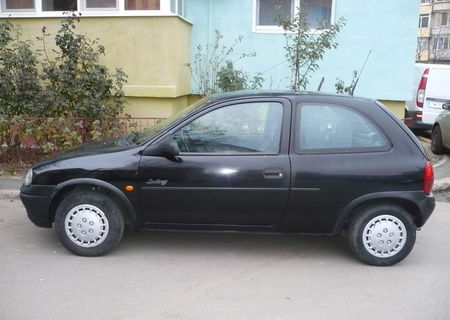 Opel Corsa B 850 E inmatriculata.