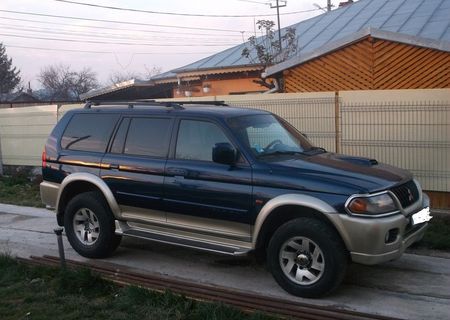 Sau scimb Mitsubishi pajero 2,5D accept variante la pretul corect