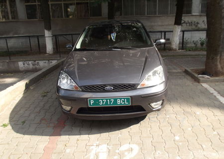 se vinde ford focus 1.8 tddi