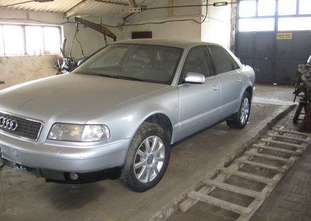 Vand 2 Audi A8 la pachet