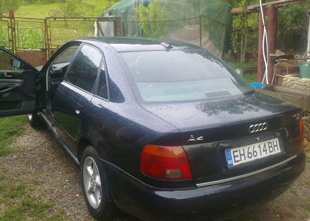 Vand Audi A4 1.8 benzina