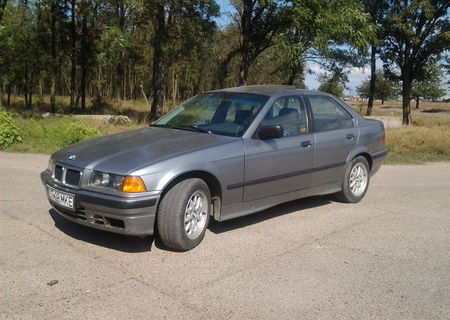 Vand Bmw e36 318i sau schimb