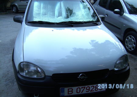 Vand cu 950 Euro Opel Corsa B 1.0 i 12V 54 CP Hatchback 1997