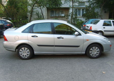 vand Ford Focus 1,6 benzina ,16v,101CP