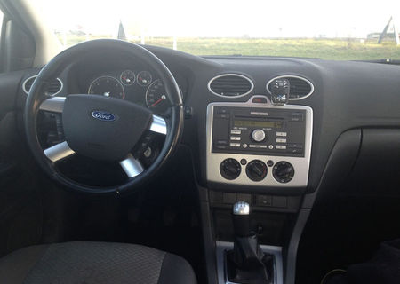 Vand Ford Focus Sedan 1.6 TDI, 110CP din 2006 - 4250 EUR