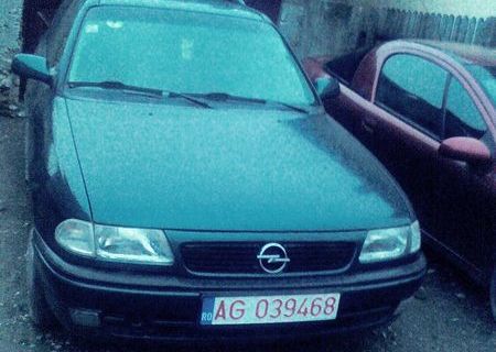 Vand Opel Astra pret avantajos