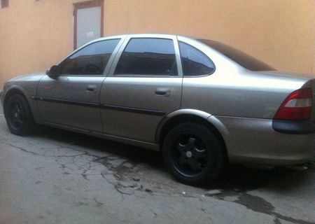 Vând Opel vectra 1.8 16 valve