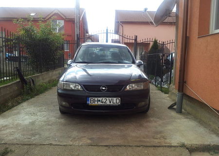 Vand Opel Vectra-b avariat