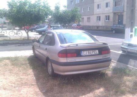 vand renault laguna sau schimb 