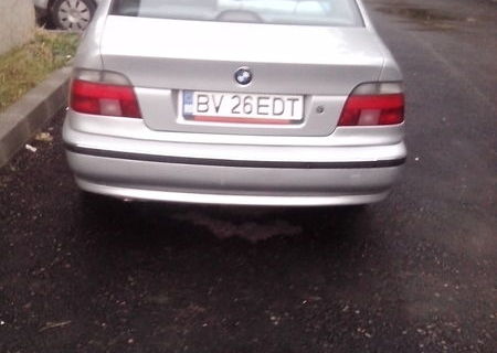 Vand sau schimb bmw523i