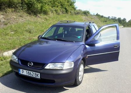 Vand sau schimb Opel Vectra B Caravan 1.6 benzinar