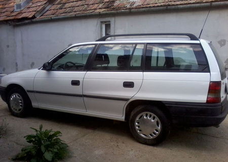 Vand URGENT OPEL ASTRA CARAVAN