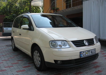 Vand Volkswagen Touran 1,9tdi 2006, inmatriculat RO in 2009