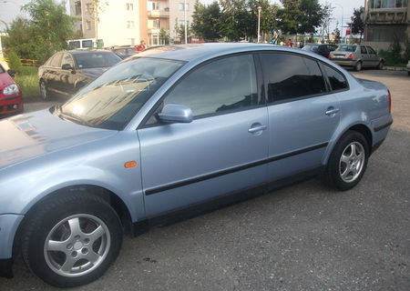 Vand Vw Passat 1.6 benzina