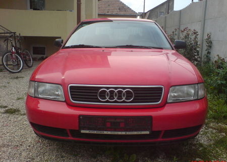 Vind Audi A4 Motor 1,6 din 1995