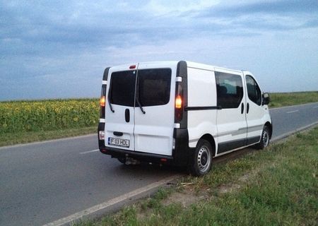 VIVARO VAN~BUZ 2005