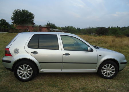 Volkswagen Golf  2002