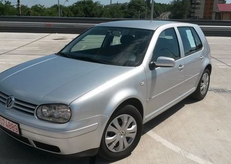 Volkswagen Golf -Highline 1.6 16V