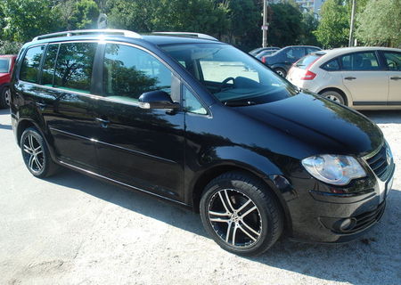 VW Touran 2.0 TDI 6+1 Viteze DEOSEBIT!