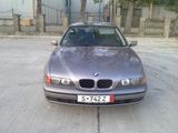     BMW     520 i