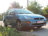 Ford Focus 1. 6 (taxa mica)