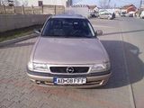 Opel Astra 1.6i, fotografie 3