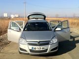 Opel Astra 2009, fotografie 3