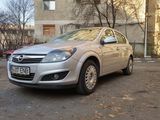 Opel Astra, 2010, photo 1