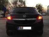 Opel Astra GTC, fotografie 3