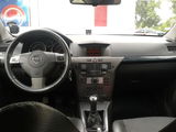 opel astra gtc, photo 2