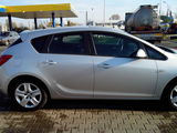 Opel Astra J, photo 2