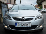 Opel Astra J Sport Tourer 2011, fotografie 2