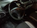 Peugeot 206 hatchback, photo 3