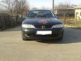 SCHIMB/VAND Opel Vectra 1.8 125 CP INMATRICULAT RO 2550 E Negociabil !!!