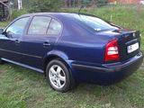 Skoda Octavia 1.6, fotografie 2