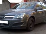 vand Opel Astra 2010, fotografie 1