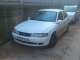 Vand Opel Vectra B 2.0 TDI - hatchback, fotografie 2