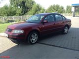 VW PASSAT Rosu inchis